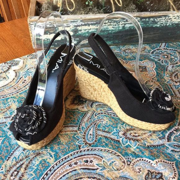 Mia Espadrilles black fabric rose embroidered 7 Mia